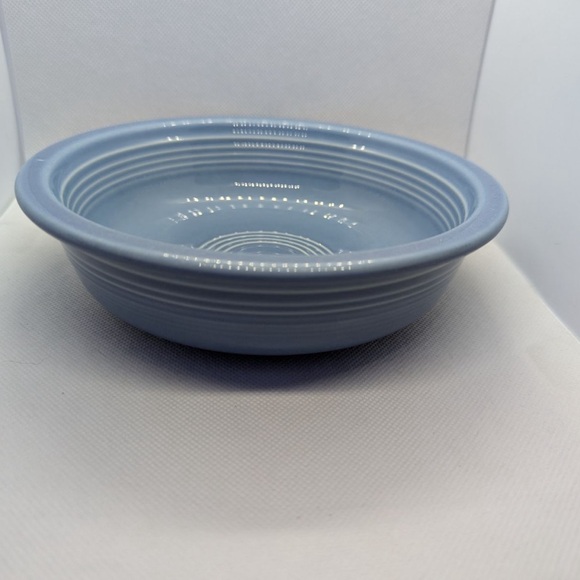 Post 86 color retired Periwinkle see details 

Classic Rim Cereal Bowl - Picture 1 of 4